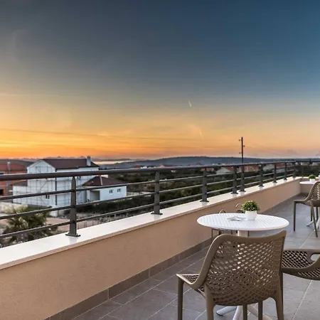 My Dalmatia - Providenca With Private Heated Pool Debeljak