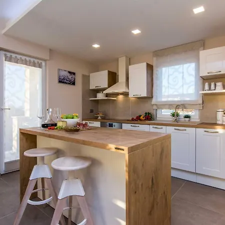 My Dalmatia - Providenca With Private Heated Pool Tatil Evi *