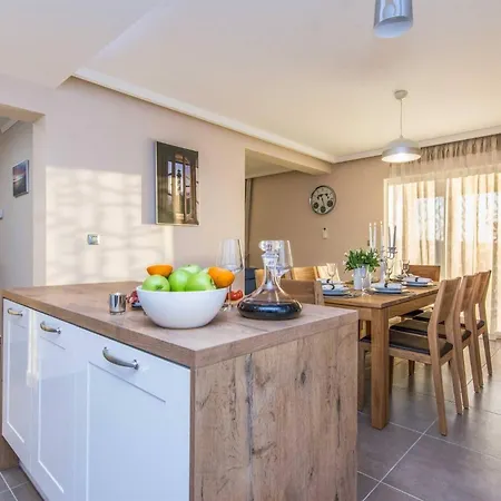 My Dalmatia - Providenca With Private Heated Pool