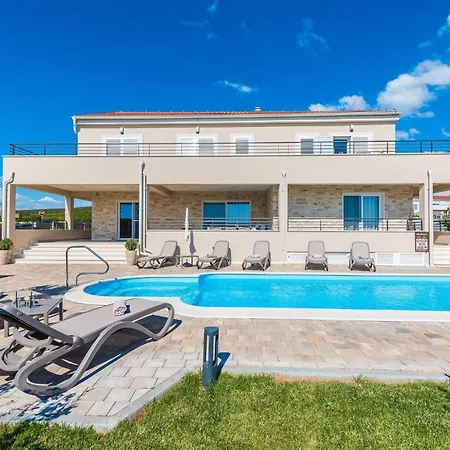 My Dalmatia - Providenca With Private Heated Pool Debeljak