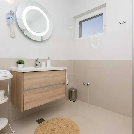 My Dalmatia - Providenca With Private Heated Pool *