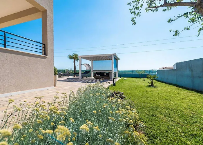 My Dalmatia - Providenca With Private Heated Pool Debeljak