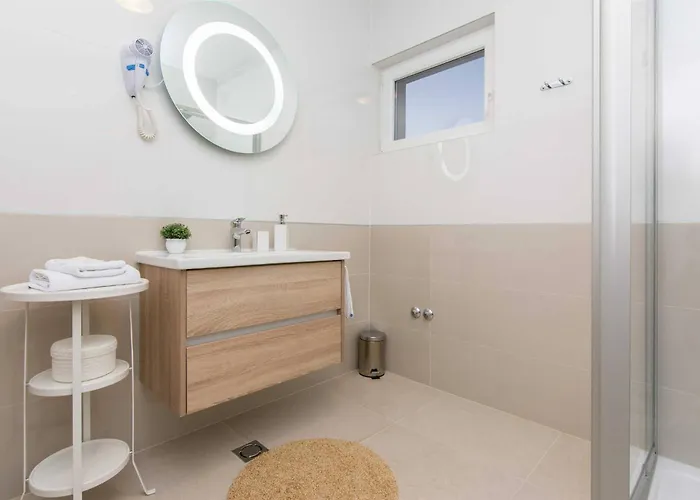 My Dalmatia - Providenca With Private Heated Pool *