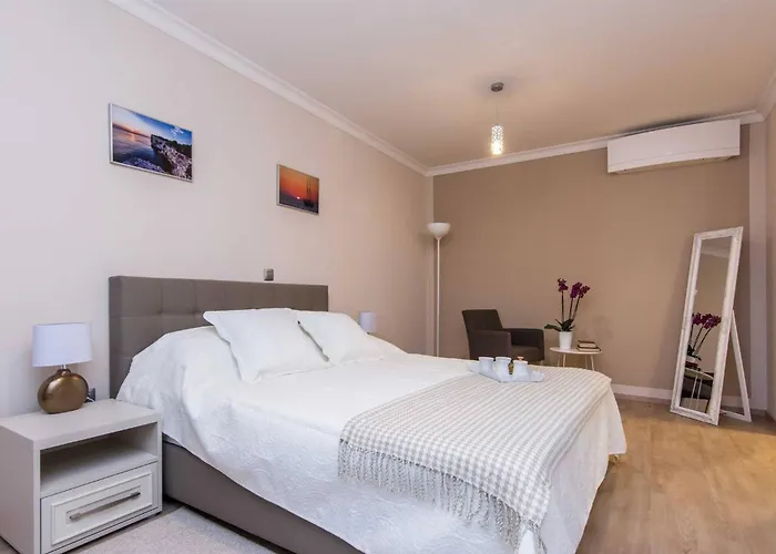 My Dalmatia - Providenca With Private Heated Pool Debeljak