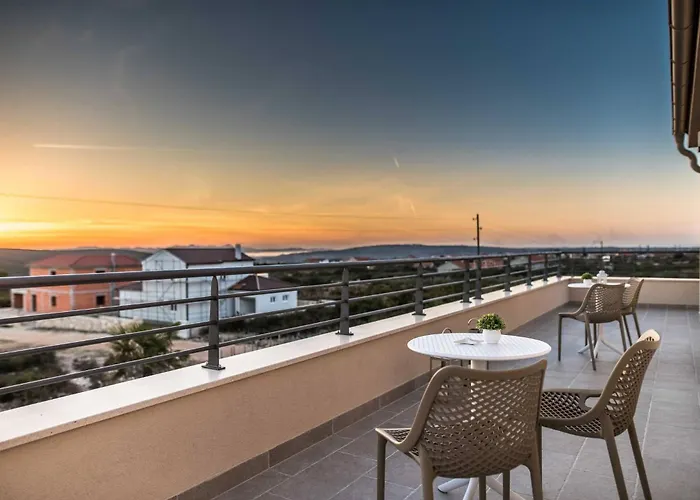 My Dalmatia - Providenca With Private Heated Pool Debeljak