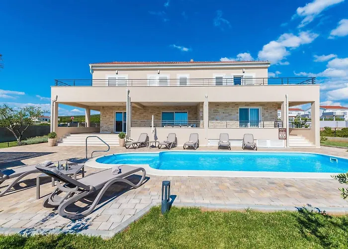 My Dalmatia - Providenca With Private Heated Pool Debeljak